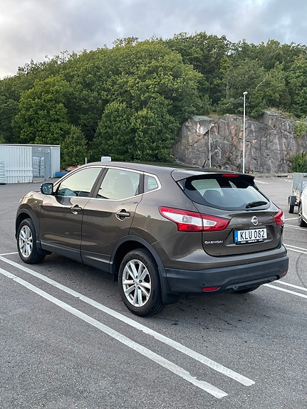 Nissan Qashqai 4 of 5