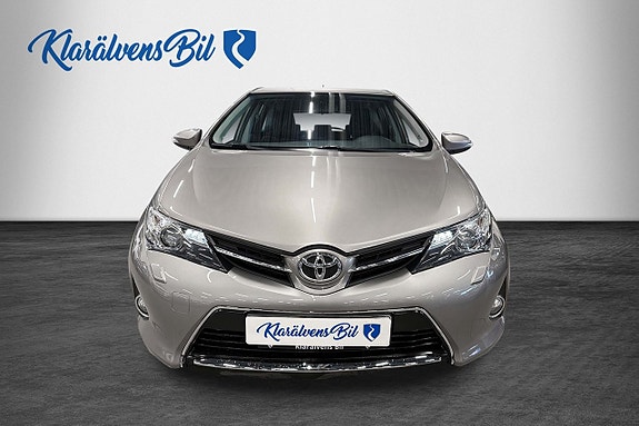 Toyota Auris 4 of 15