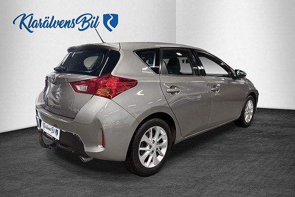 Toyota Auris 6 of 15