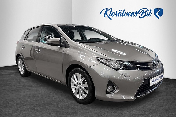 Toyota Auris 5 of 15