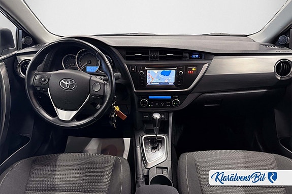 Toyota Auris 8 of 15