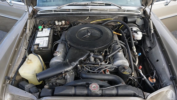 Mercedes-Benz 280 SEL 17 of 30