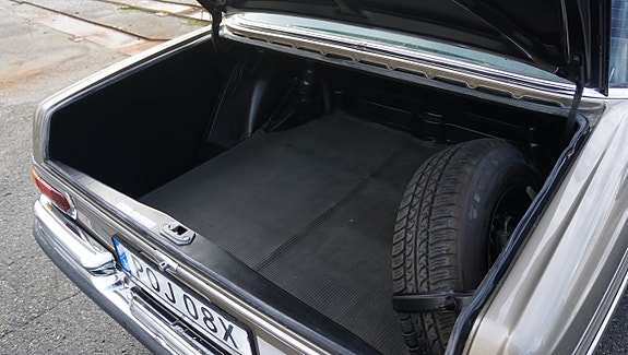 Mercedes-Benz 280 SEL 20 of 30