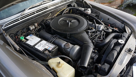 Mercedes-Benz 280 SEL 19 of 30