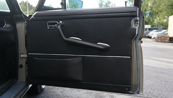 Mercedes-Benz 280 SEL 25 of 30