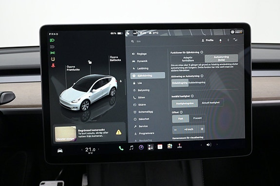 Tesla Model Y 11 of 27