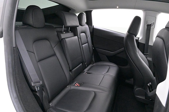 Tesla Model Y 21 of 27