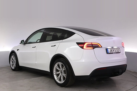 Tesla Model Y 4 of 27
