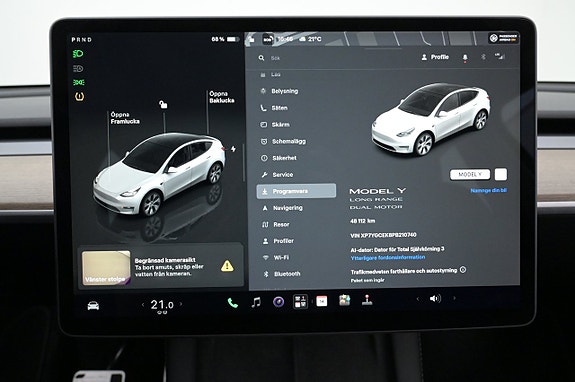 Tesla Model Y 10 of 27
