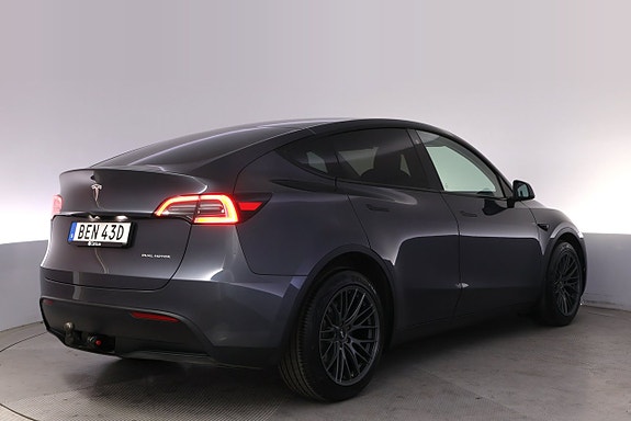 Tesla Model Y 5 of 27