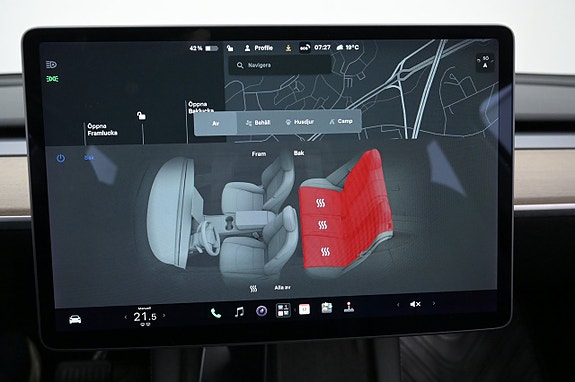 Tesla Model Y 14 of 27