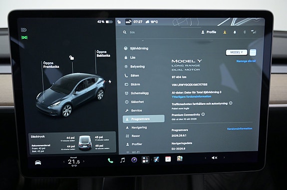 Tesla Model Y 9 of 27