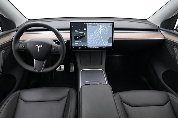 Tesla Model Y 6 of 27