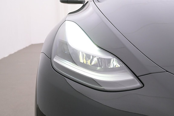 Tesla Model Y 26 of 27