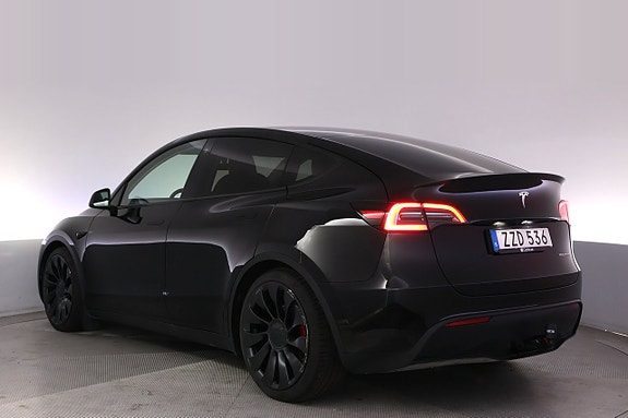 Tesla Model Y 4 of 27