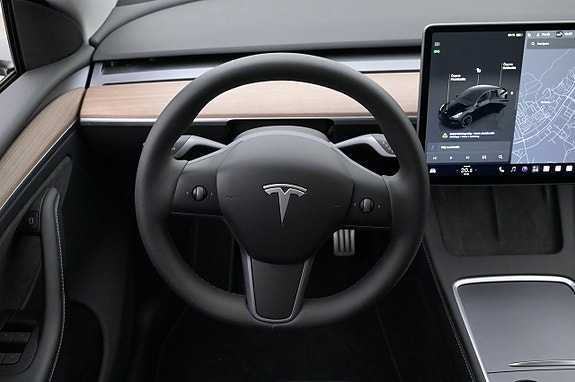 Tesla Model Y 7 of 27