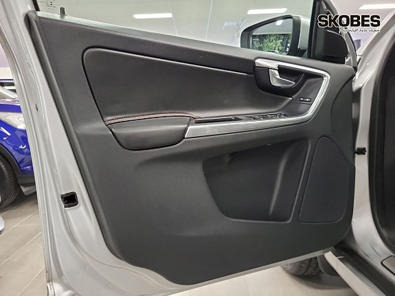 Volvo XC60 15 of 20