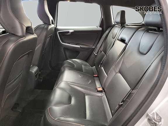 Volvo XC60 9 of 20