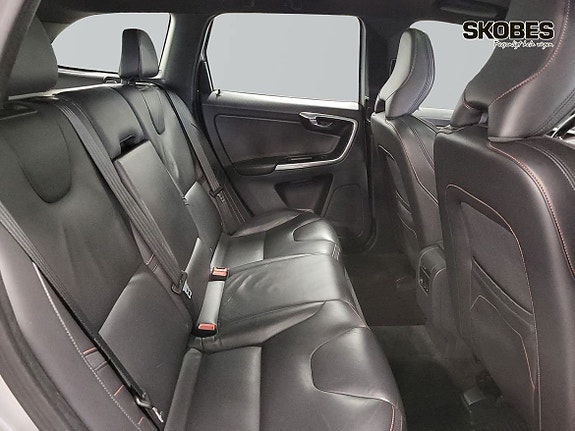 Volvo XC60 10 of 20