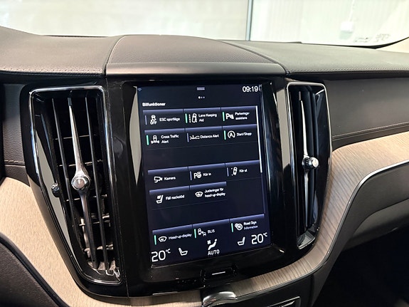 Volvo XC60 20 of 27