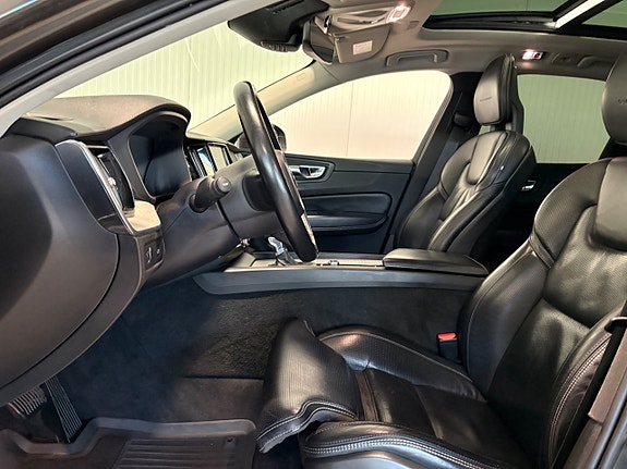 Volvo XC60 8 of 27