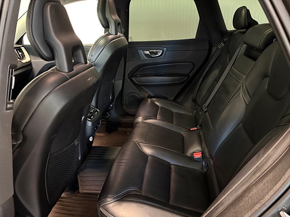Volvo XC60 23 of 27