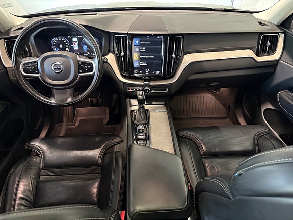 Volvo XC60 11 of 27