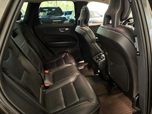 Volvo XC60 24 of 27
