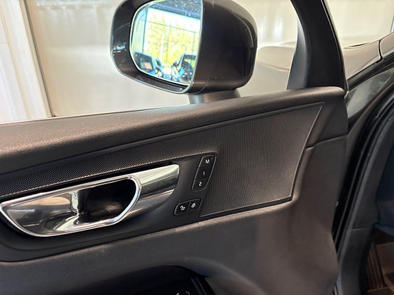 Volvo XC60 9 of 27