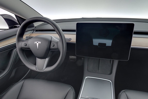 Tesla Model 3 15 of 26