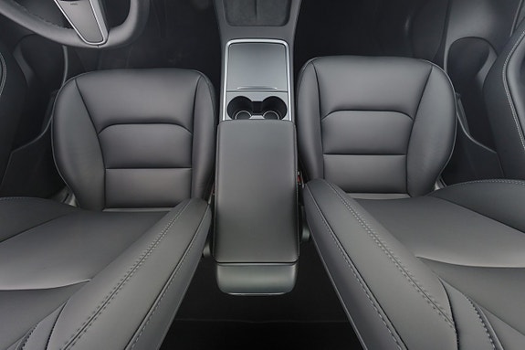 Tesla Model 3 14 of 26