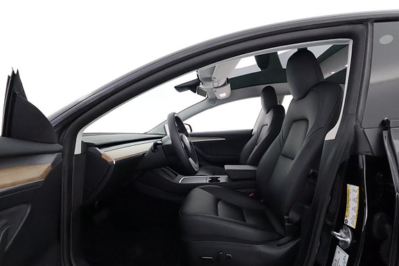 Tesla Model 3 10 of 26