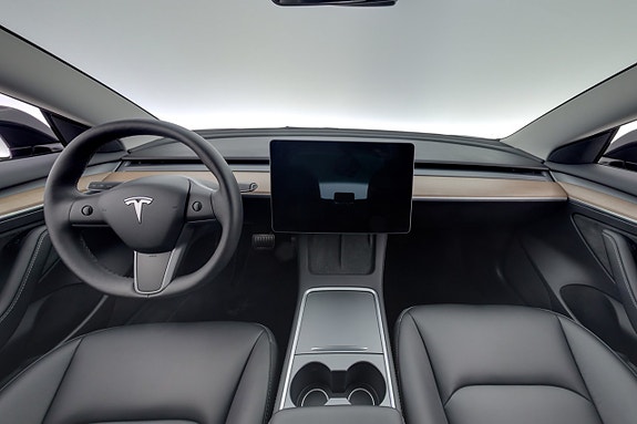 Tesla Model 3 13 of 26