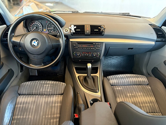 BMW 120i 5 of 6