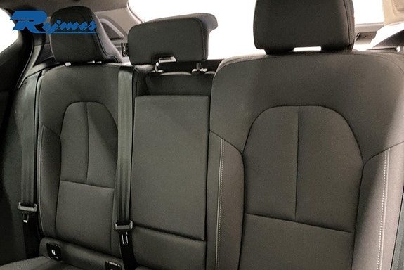 Volvo XC40 12 of 18