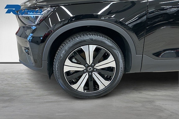 Volvo XC40 15 of 18