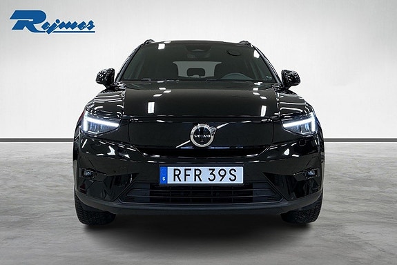Volvo XC40 5 of 18
