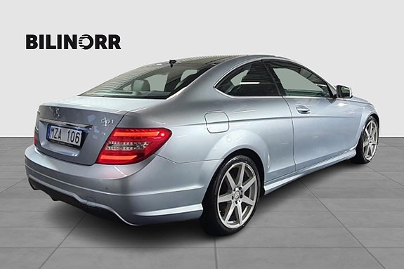 Mercedes-Benz C220 6 of 21