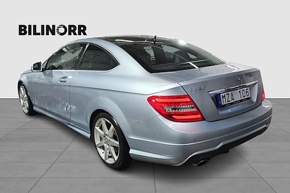 Mercedes-Benz C220 3 of 21