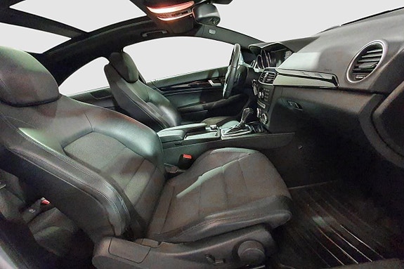 Mercedes-Benz C220 16 of 21