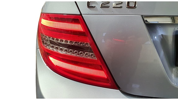 Mercedes-Benz C220 11 of 21
