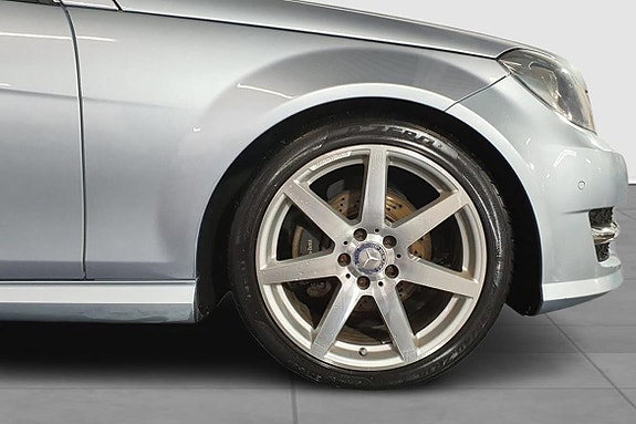 Mercedes-Benz C220 12 of 21