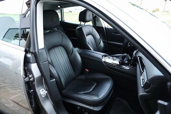 Maserati Levante 17 of 20