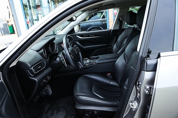 Maserati Levante 13 of 20
