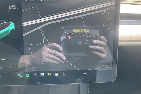 Tesla Model Y 14 of 20