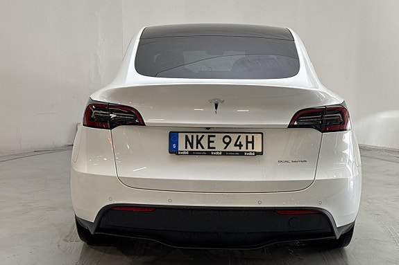 Tesla Model Y 6 of 20