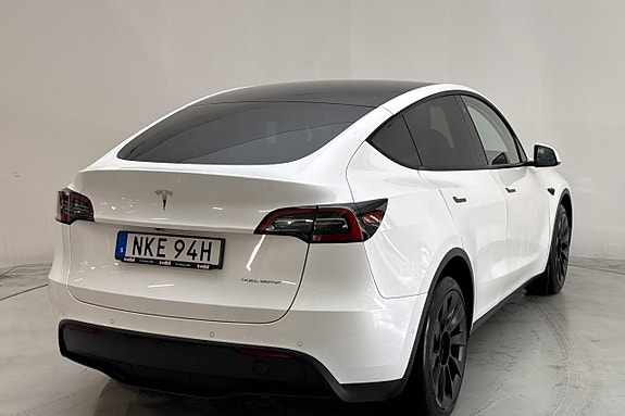 Tesla Model Y 3 of 20