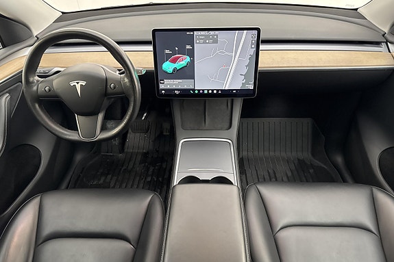 Tesla Model Y 7 of 20