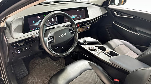 Kia EV6 3 of 9