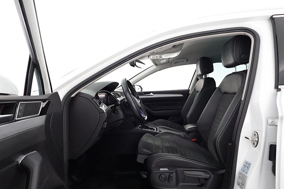 Volkswagen Passat 10 of 27